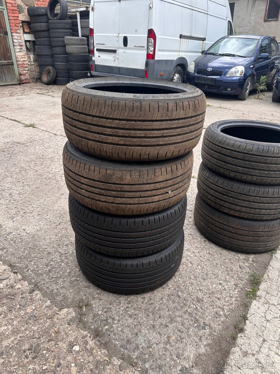 Falken 225/40 R18
