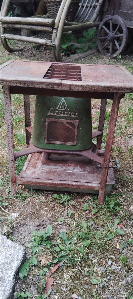 Starožitné petrolejové topení Brucior