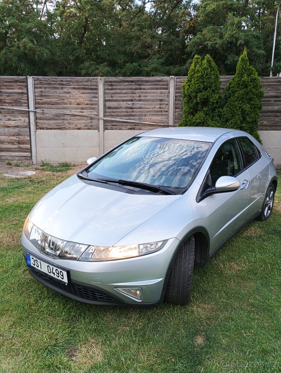 Honda civic 1.8i vtec103 kw