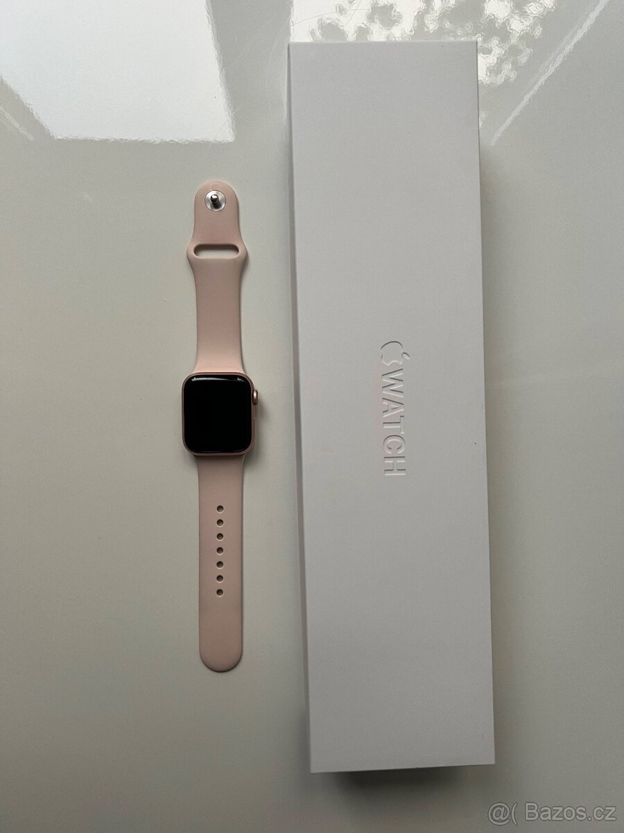 Apple Watch Series 5, 40mm, Cellular – velmi dobrý stav