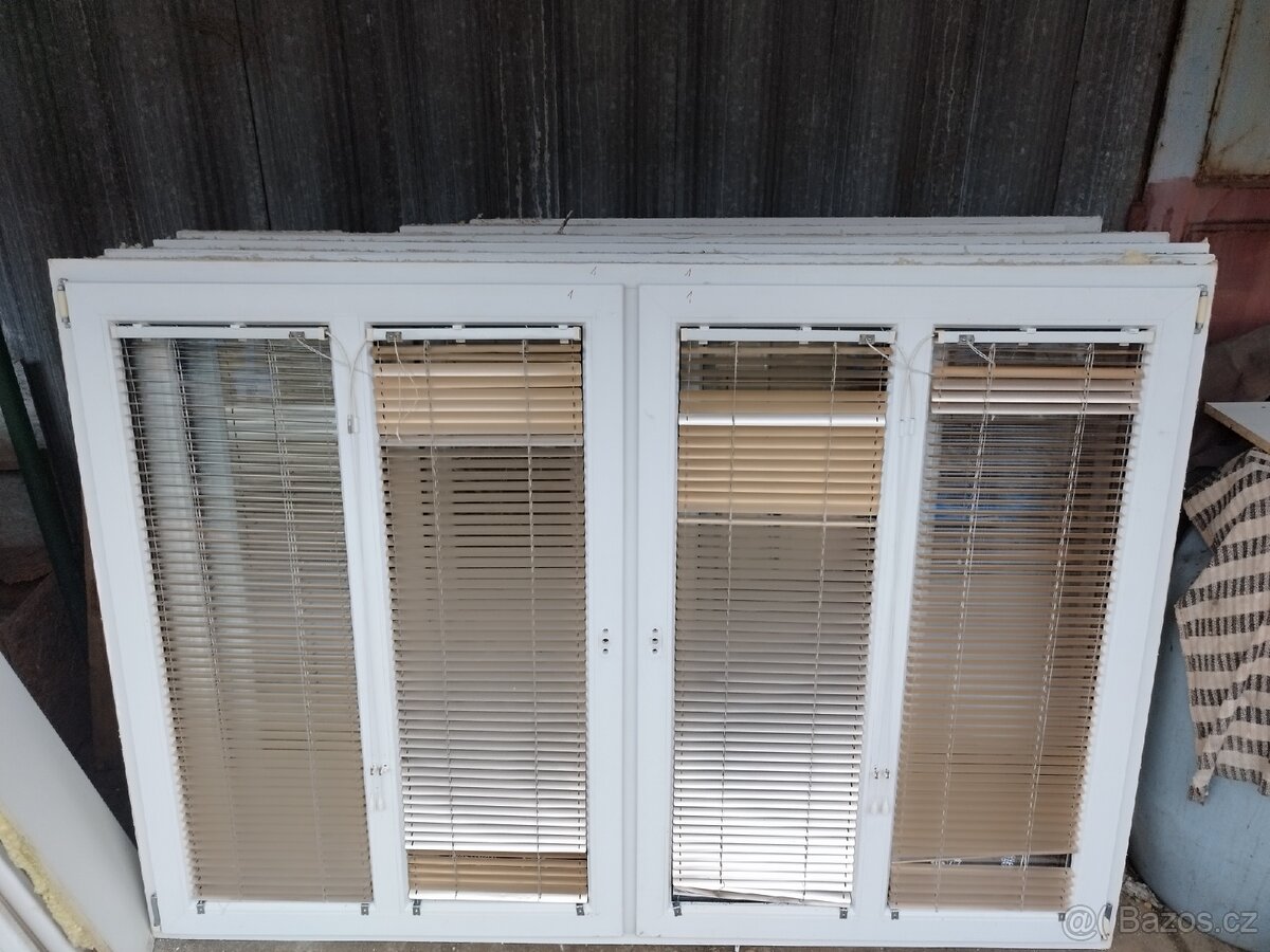 Zachovalé plastove okna zlatý dub/ bile206x143