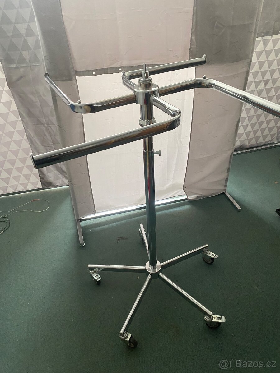 Profi stojany na oblečení - vybavení obchodu