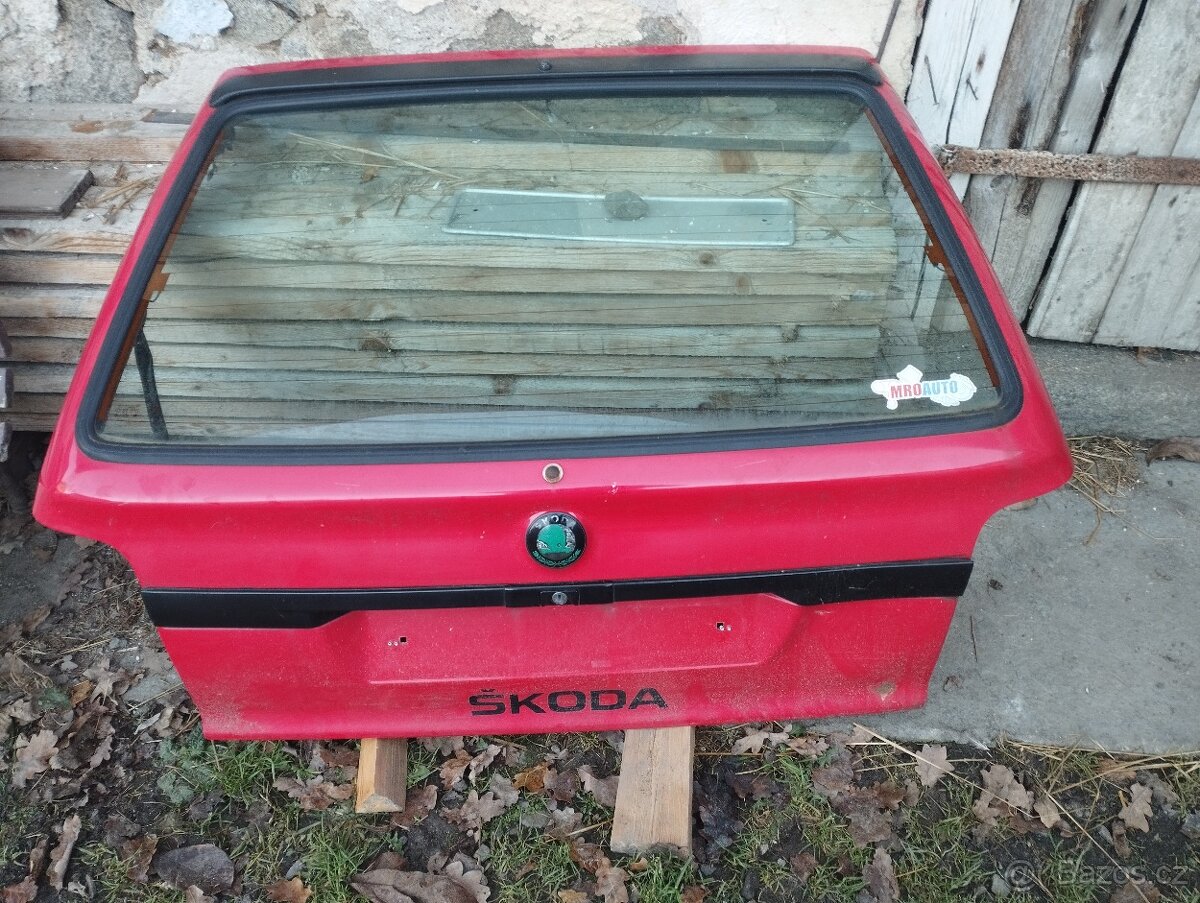 Páté dveře Škoda Felicia barva-červená rally