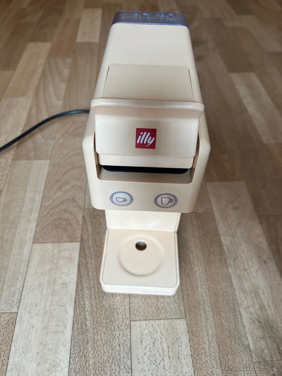 Illy kavovar (záruka)automatický na kapsle