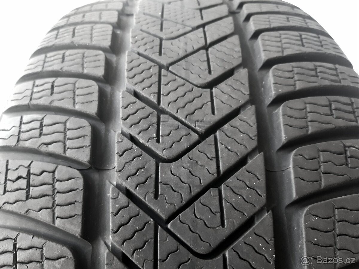 2ks pěkných zimních pneu 255/35 R19 Pirelli