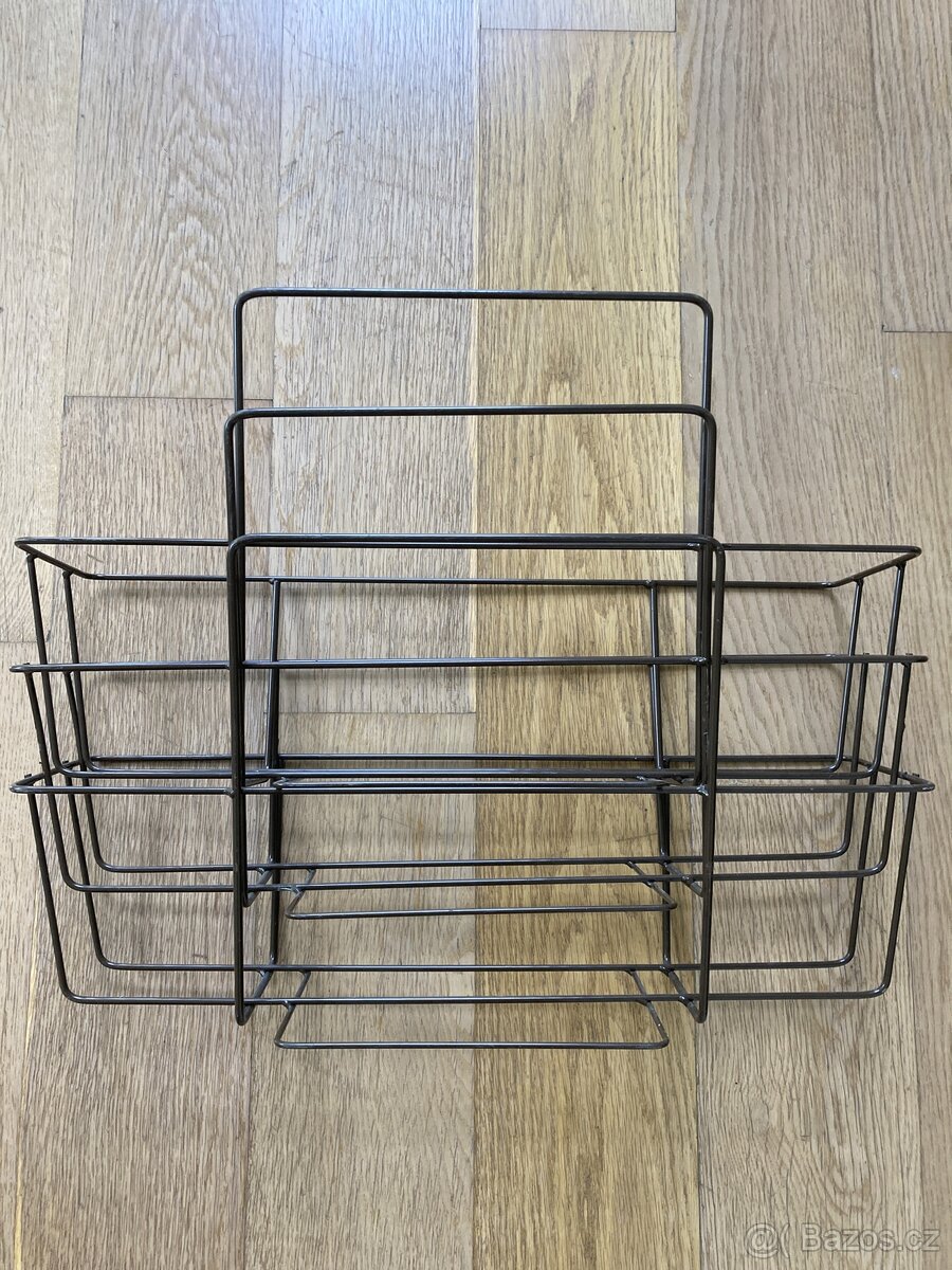 Závěsný koš na truhlíky Lebiš