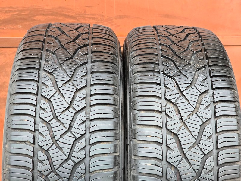 Celoroční Barum 205/55/16 XL