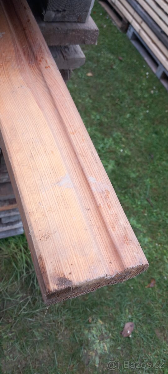 Dřevene madlo k zabradli