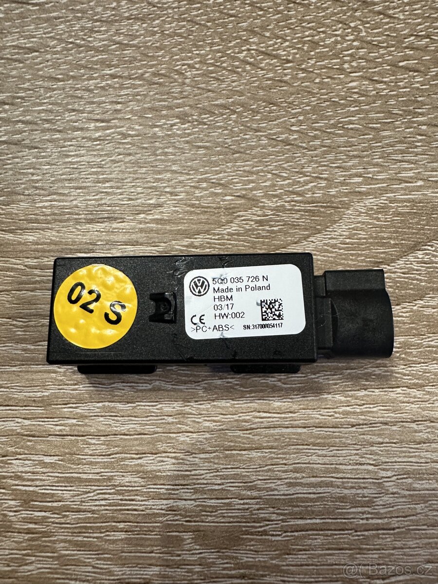 USB konektor koncern VW