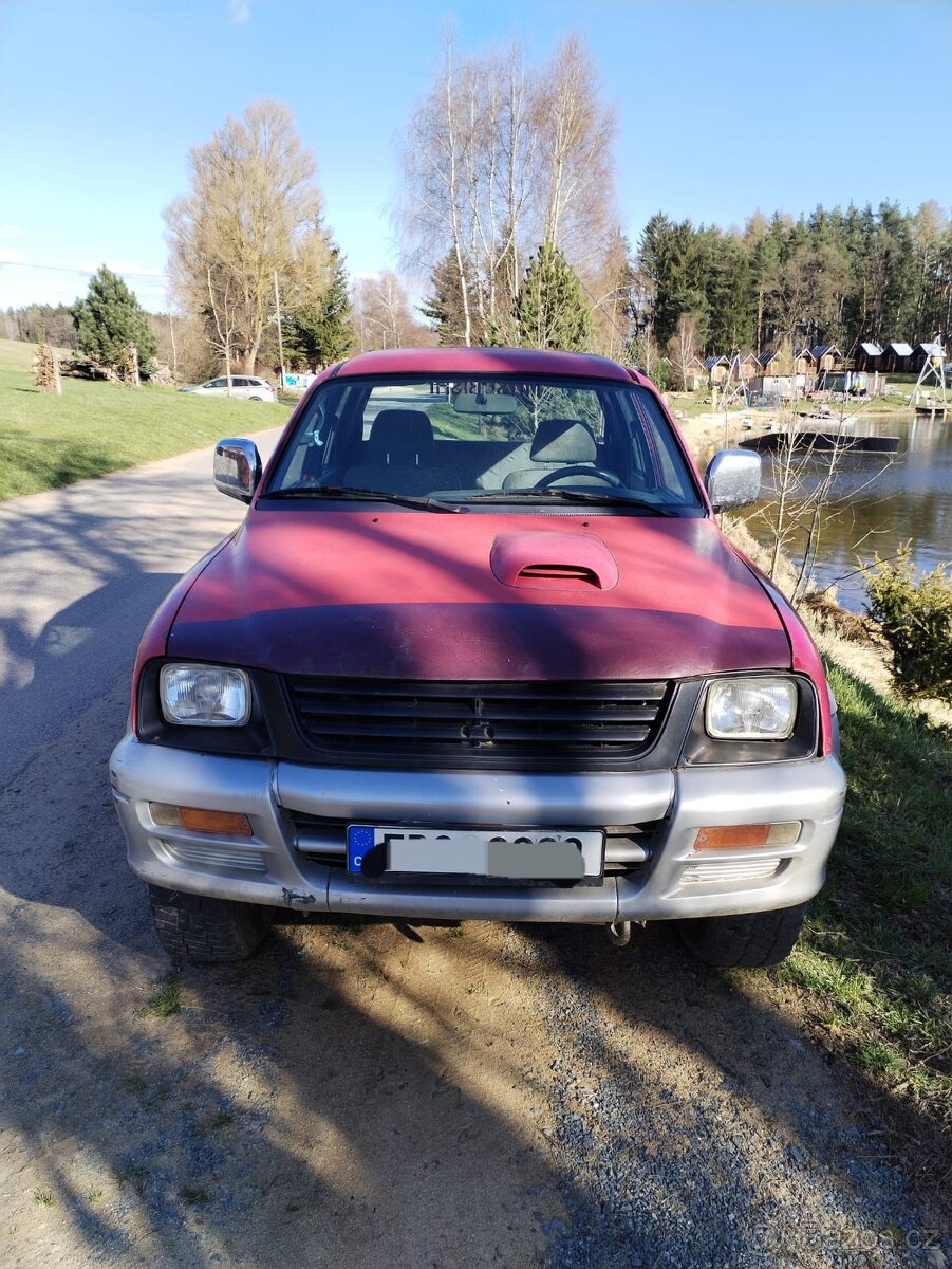 Mitsubishi L200 4WD - TD na opravu nebo na díly