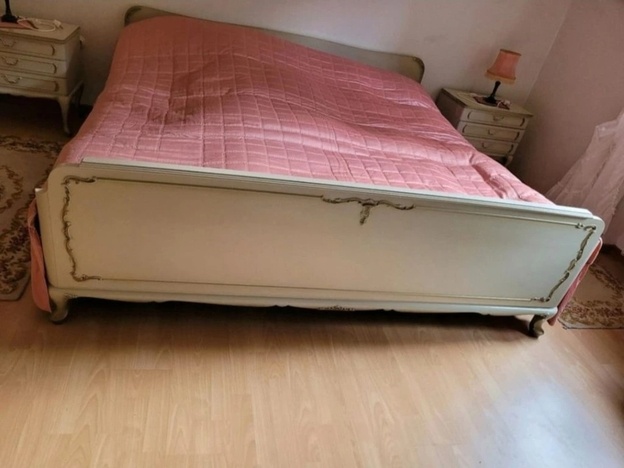 Krémově bílá ložnice Chippendale, 3803