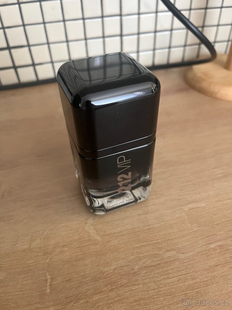Carolina Herrera 212 VIP Men – parfém 50 ml (téměř nový)