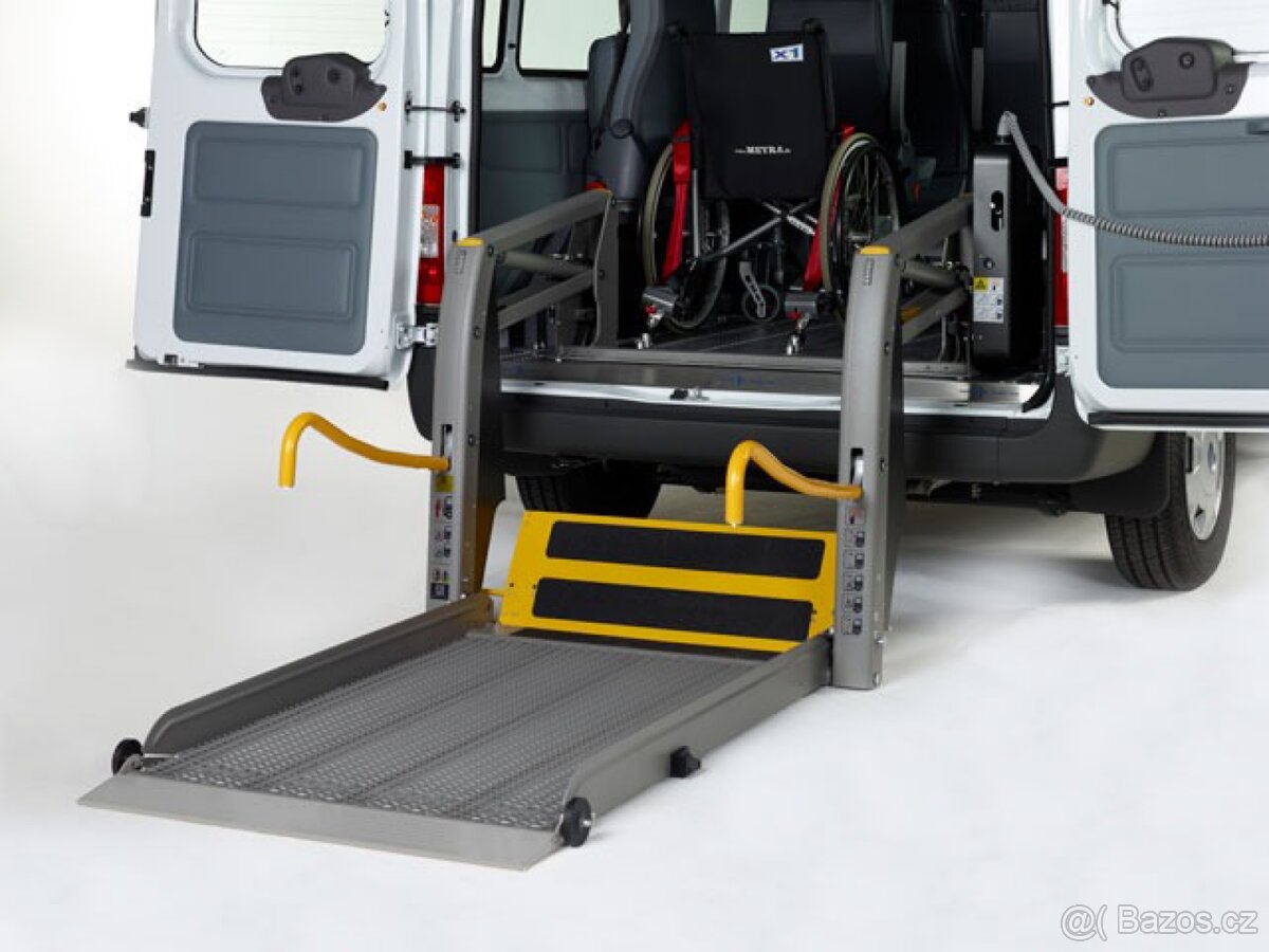 Hydraulická nájezdová rampa pro vozíčkáře amf-bruns 400kg
