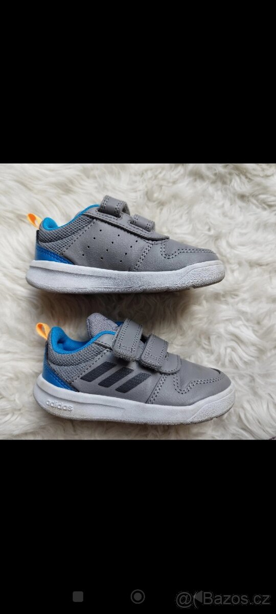 Adidas - tenisky velikost 22