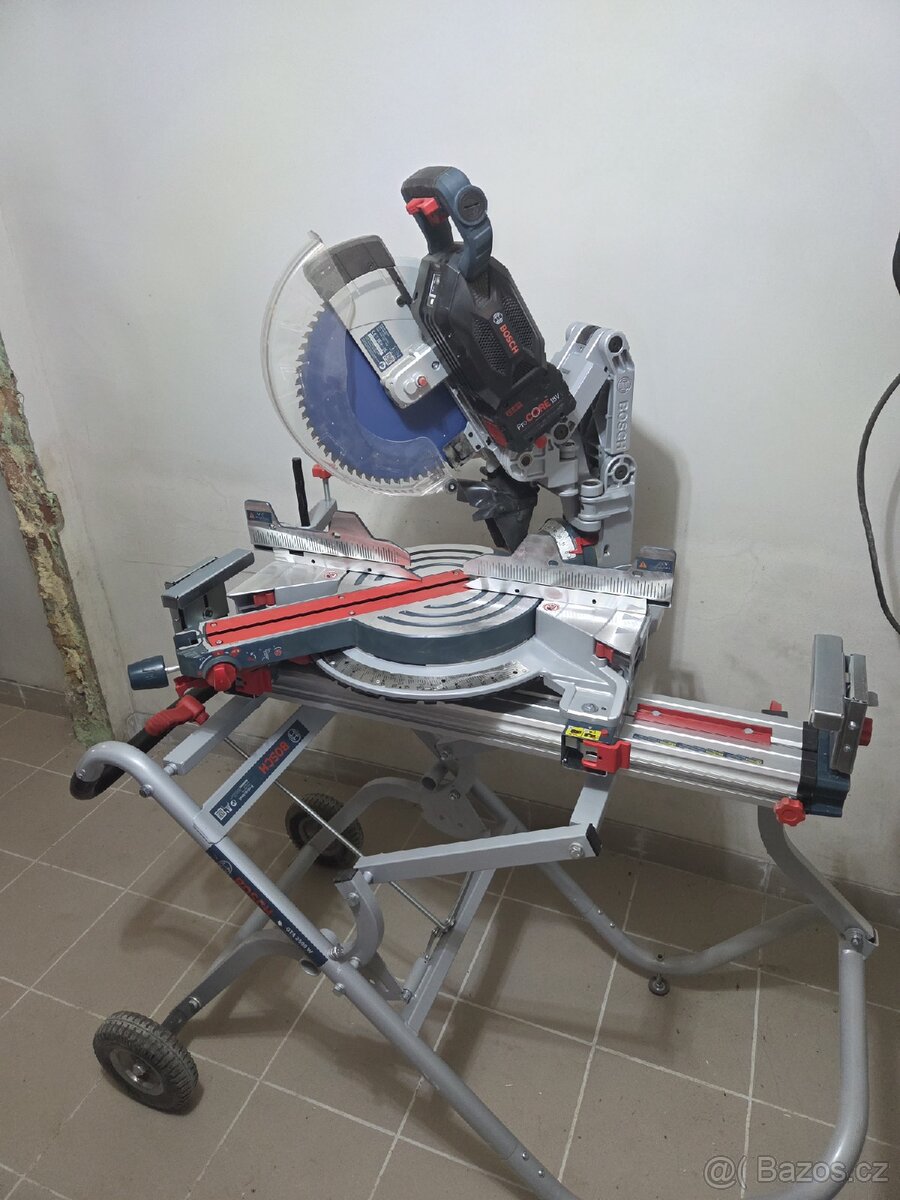 Aku pokosova pila GCM 18V-305 GDC