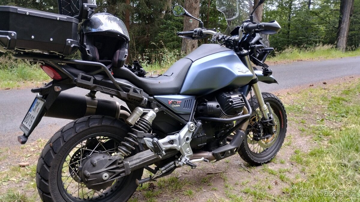 Moto Guzzi TT 85