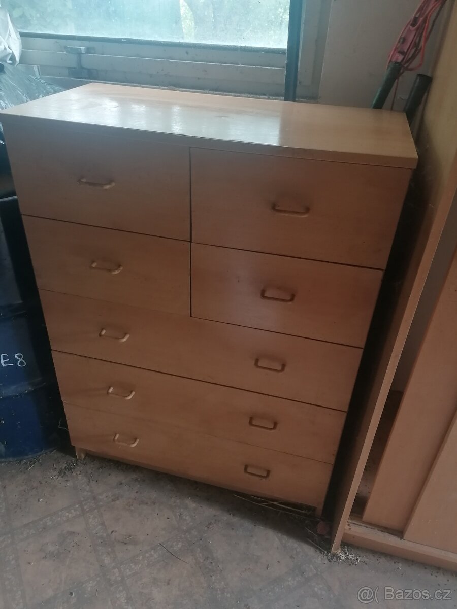 Za odvoz skříň a skřinky