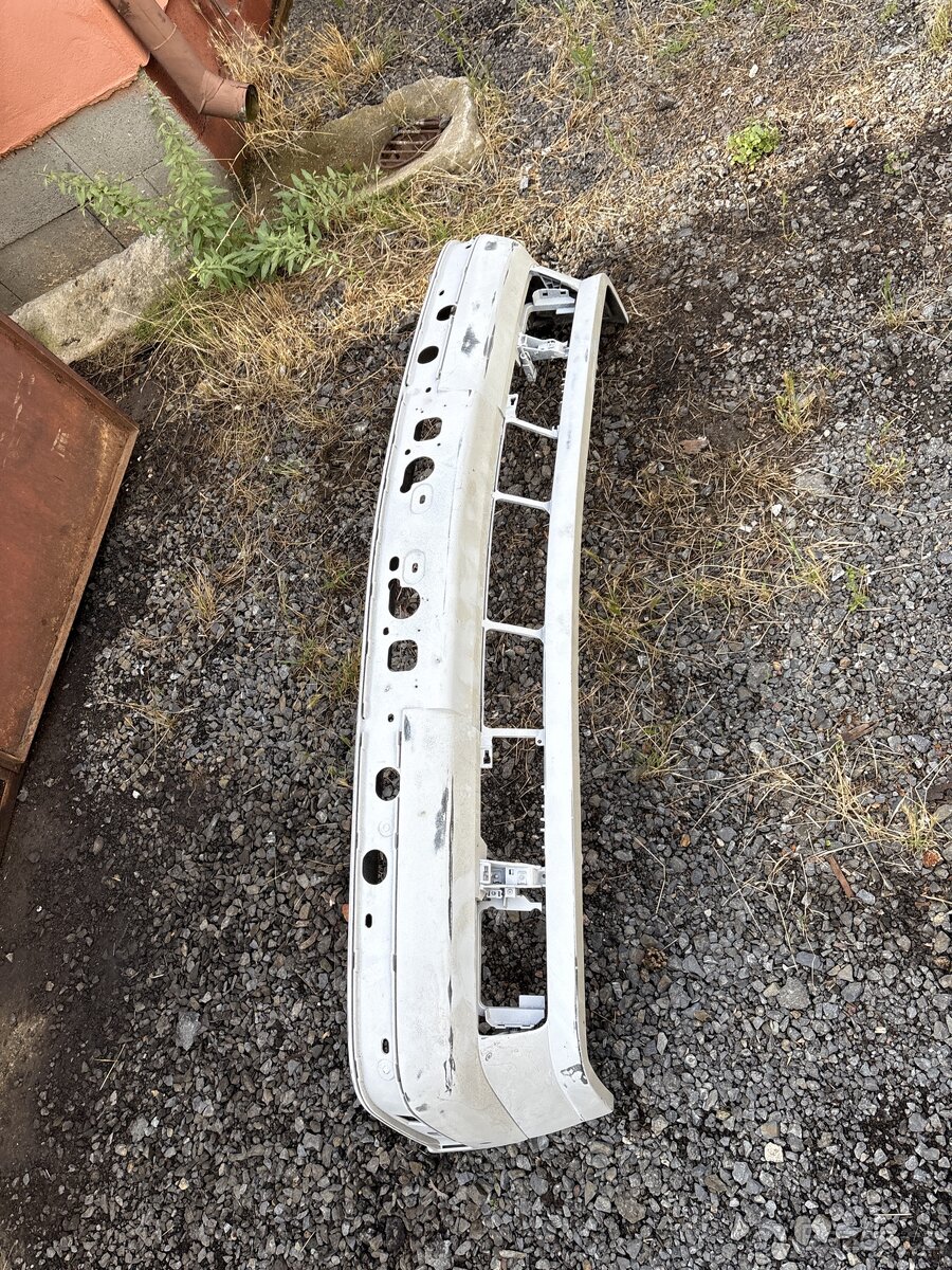 Přední nárazník Bmw e34