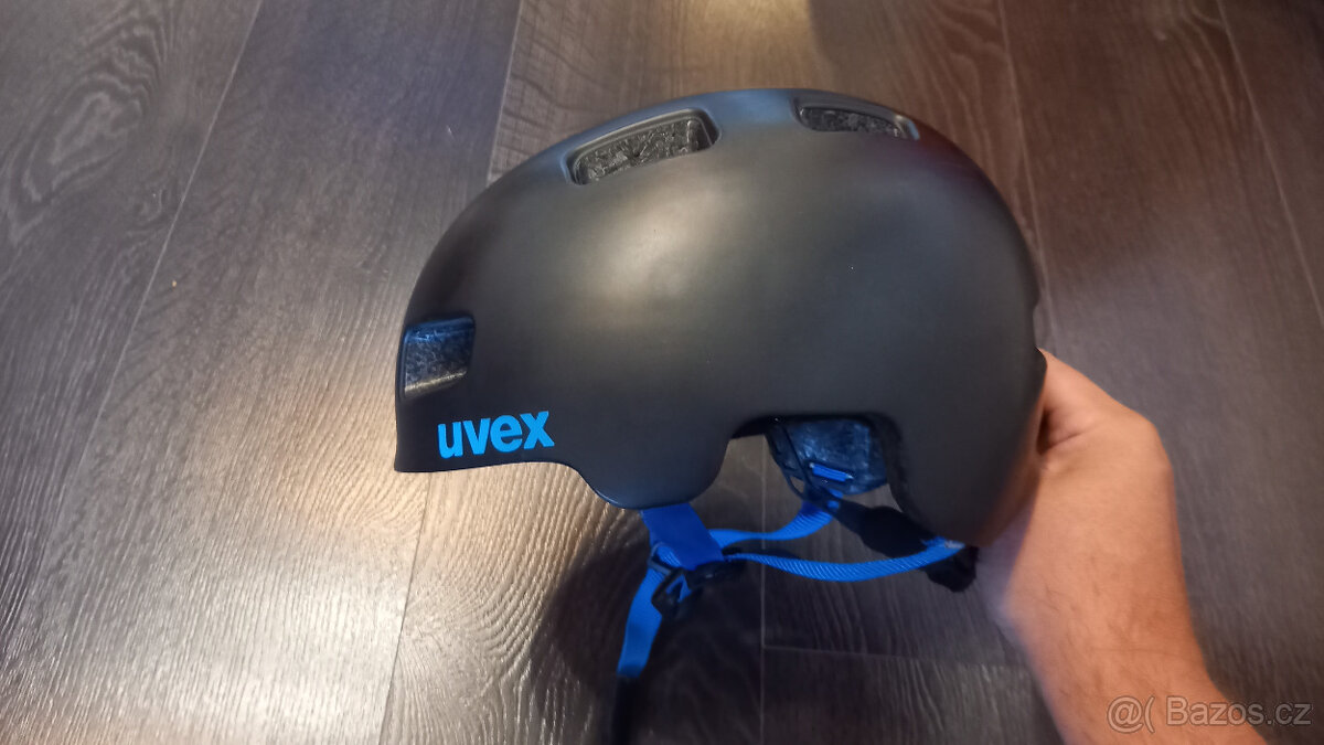 Dětská cyklistická helma UVEX hlmt 4 Antracit matná vel. 51-