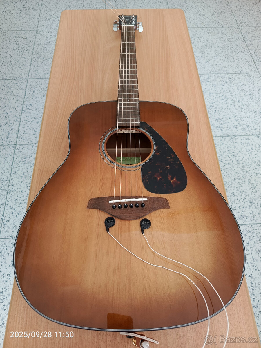 Prodám Yamaha FG800
