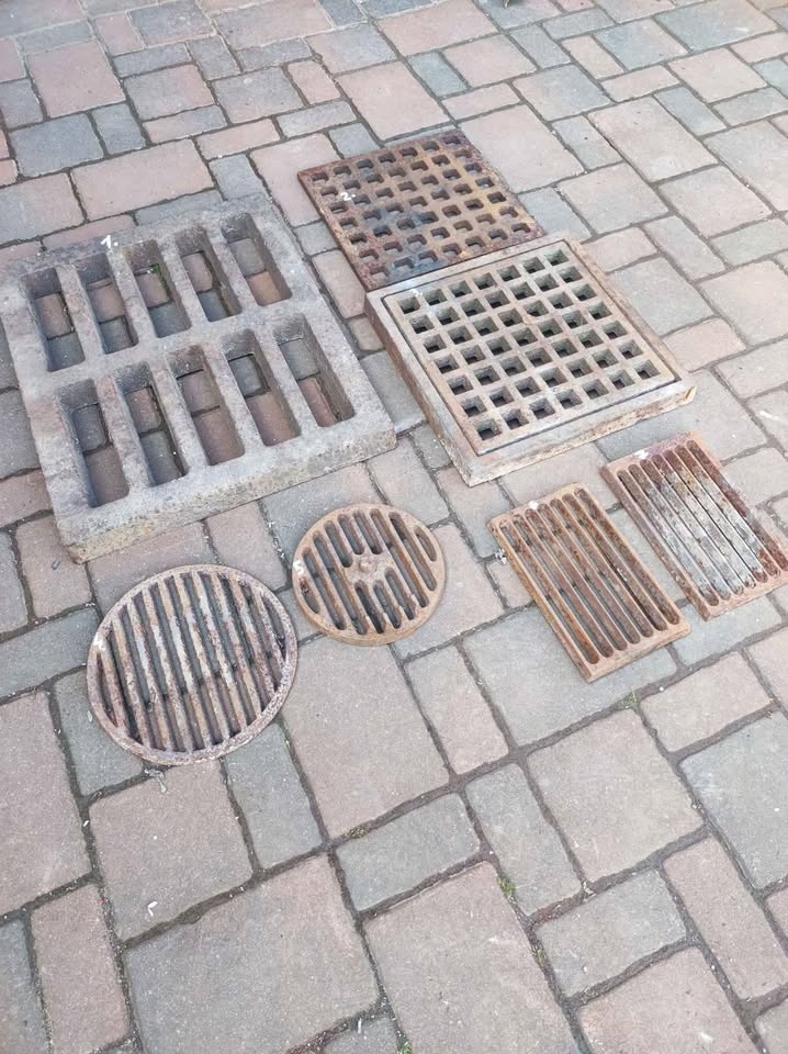Litinový rošt, poklop
