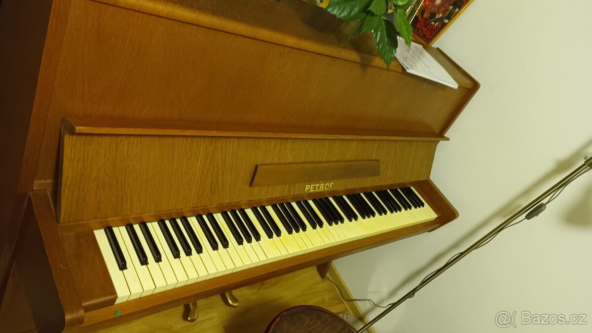 Piano Petrof Panenske