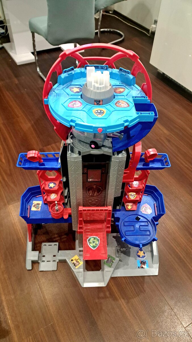 Tlapkova patrola - velká věž/centrala