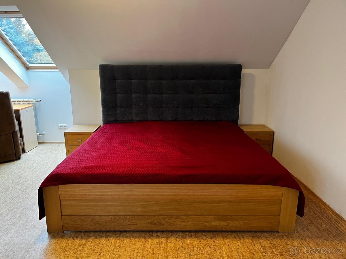 Manželská postel 200x200 (rošty, matrace, noční stolky)