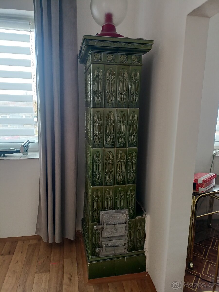 Stará kachlová kamna