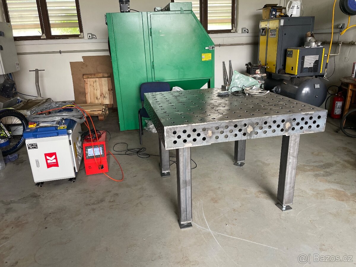 Svařovací stůl 125 x 125 cm