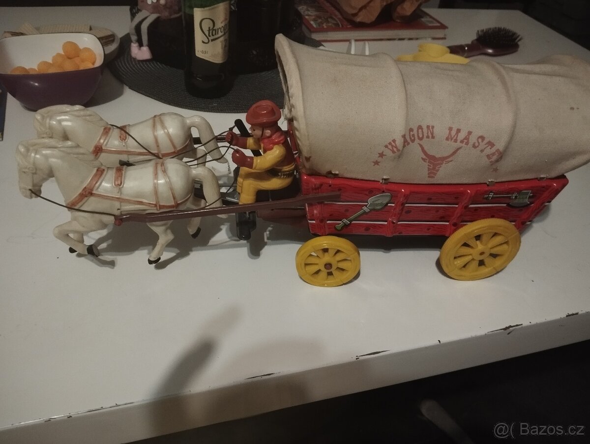 Staré hračky koňský povoz