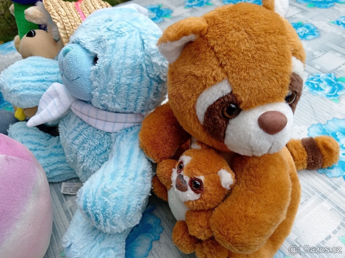 sada plyšáků