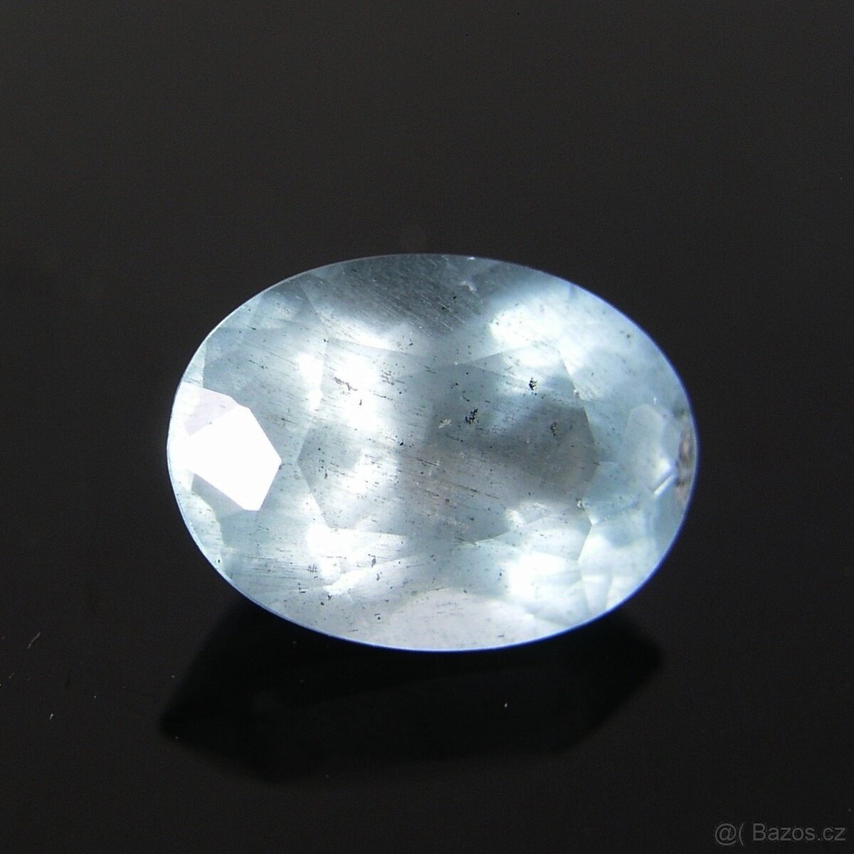 Akvamarín přírodní - ovál kombinovaný - 1,95 ct.