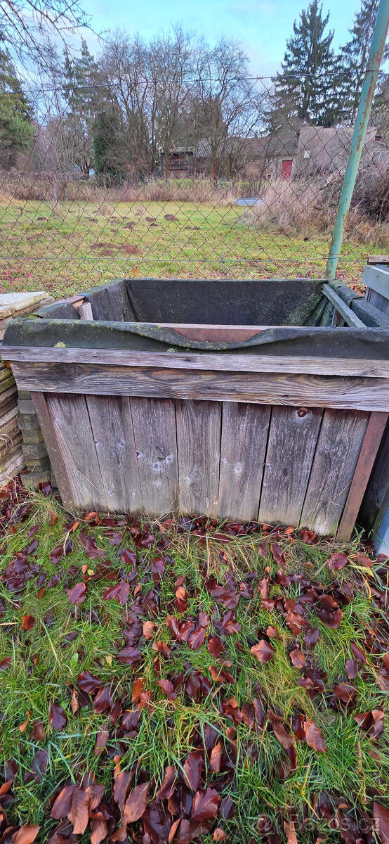 Kompostér pro chov kalifornských žížal