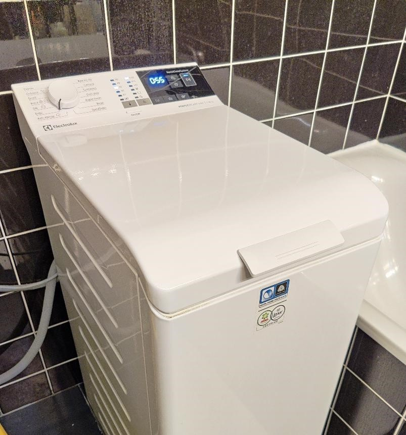 Electrolux horem plněná pračka 6kg