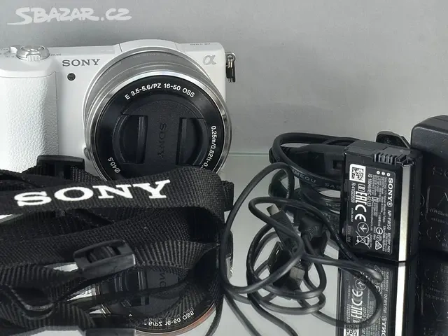 Sony A 5100 + 16-50mm DSLMFull HDVWIFI950 Exp.