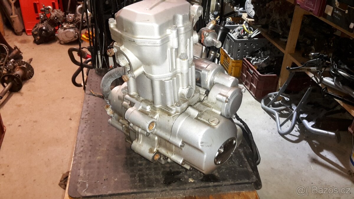 Motor 250ccm