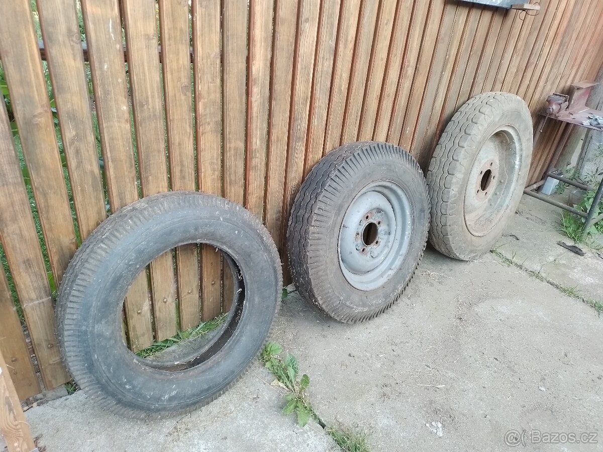 Pneu + pneu  s diskem levně