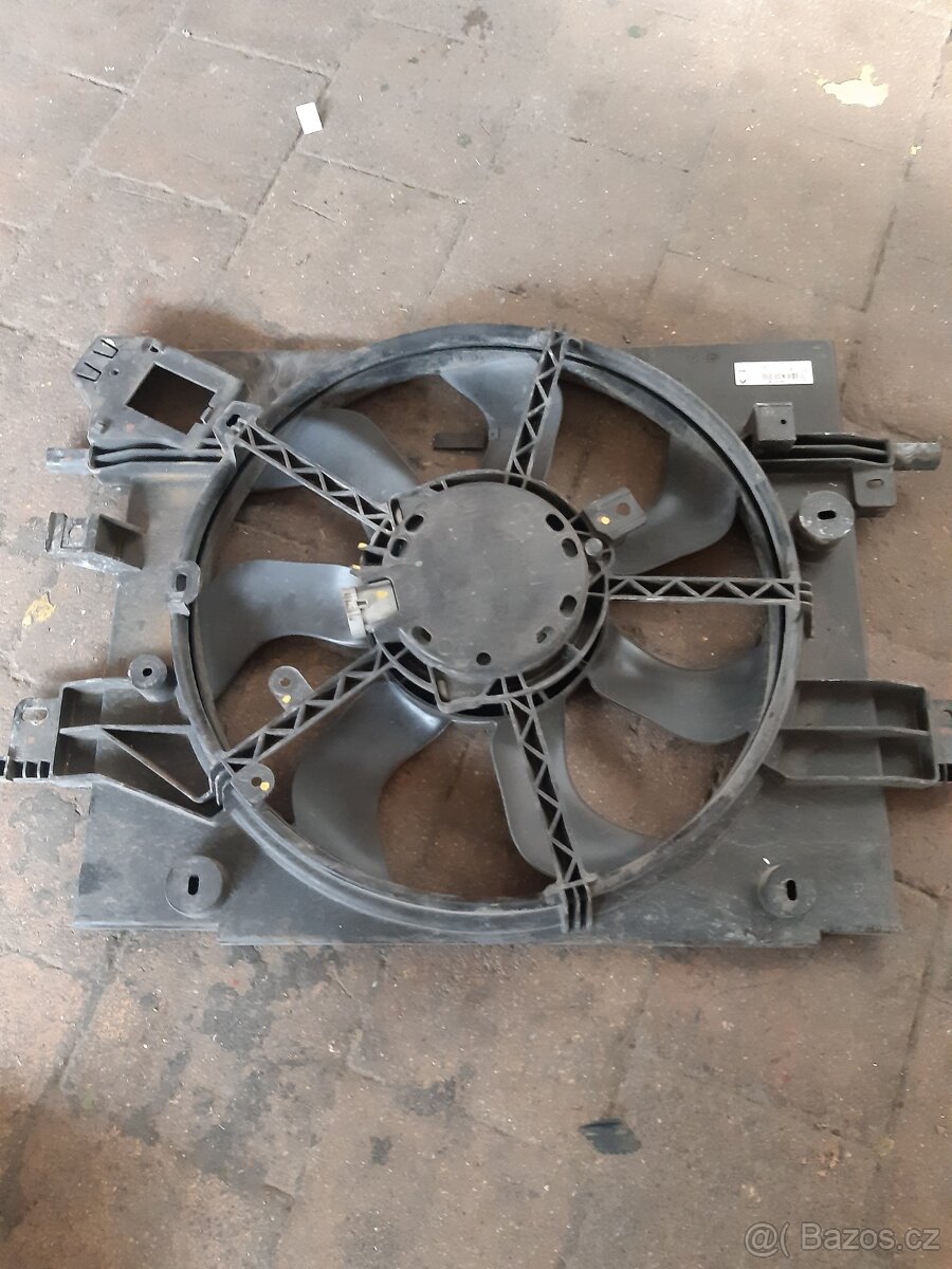 Ventilátor chladiče 214811626R
