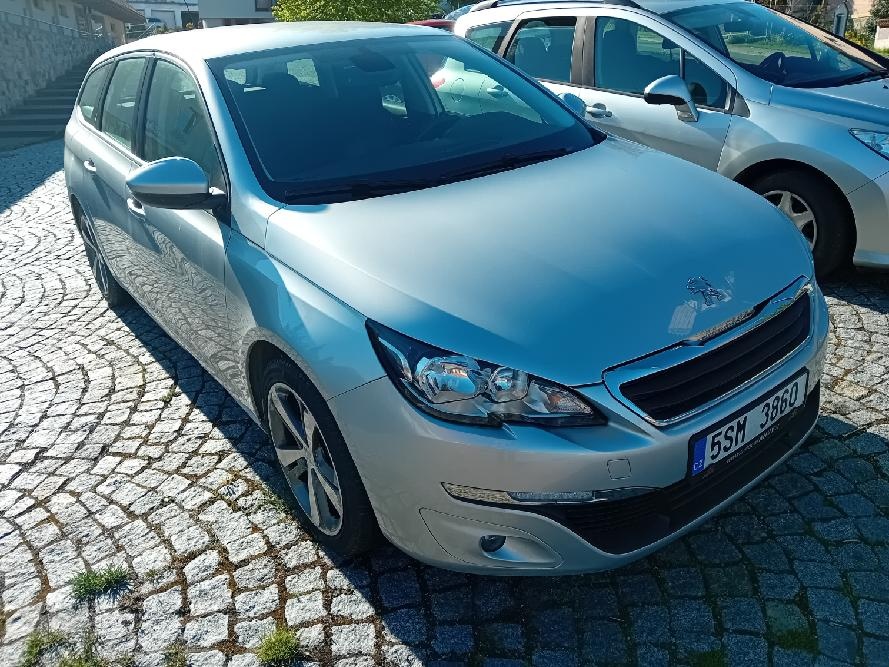 308 SW-kombi,1,6e-hdi-85kw-klima,model 2015-serviska,3x klíč