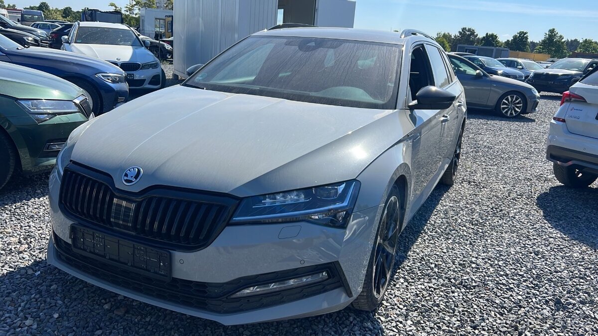 Škoda Superb 2.0 Tdi 140Kw Sportline Kamera Virtual Matrix