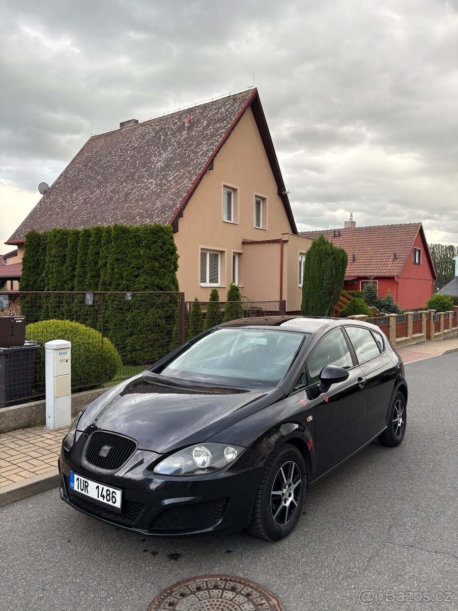 Seat Leon 1.6 tdi dsg parkovací kamera Isofix klimatizace