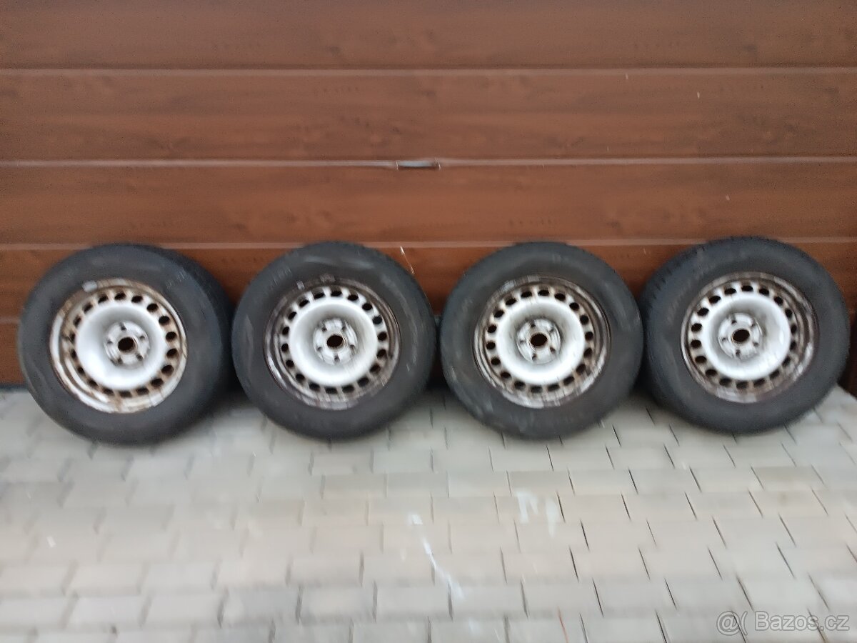 215/65R16. 6.5Jx16H ET33. TIGUAN