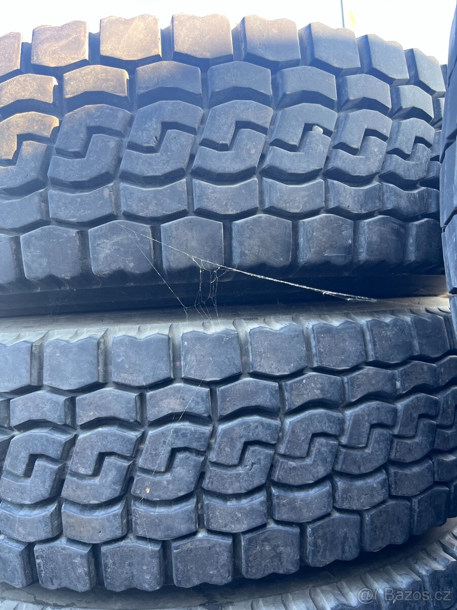 BRIDGESTONE 275/80r22.5 275/80/22.5 275-80-22.5