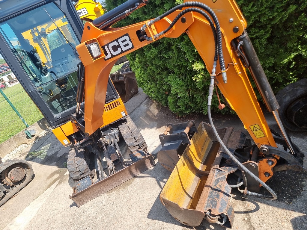 zánovní JCB 19C 2018 1550mth s hydr.svahovkou