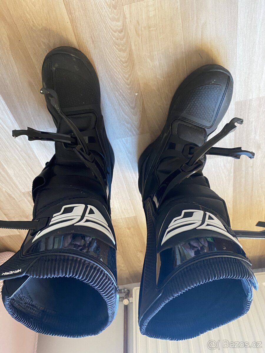 Boty na čtyřkolku nebo na enduro