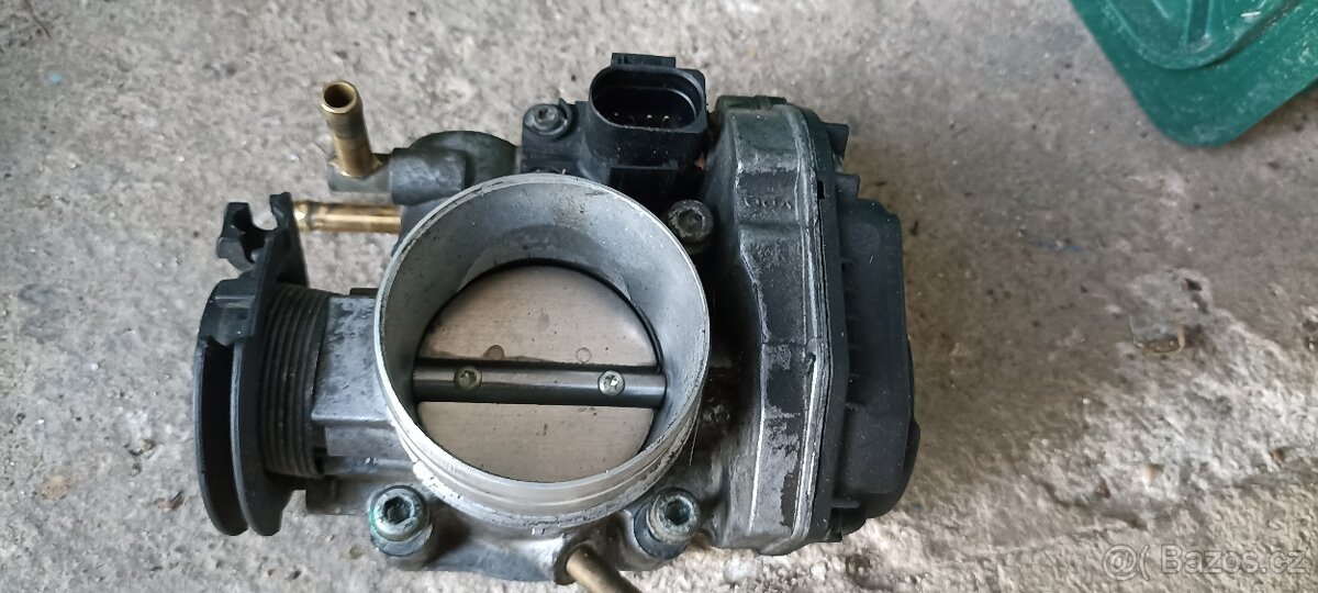 Golf 4 škrtící klapka 1,6 8V