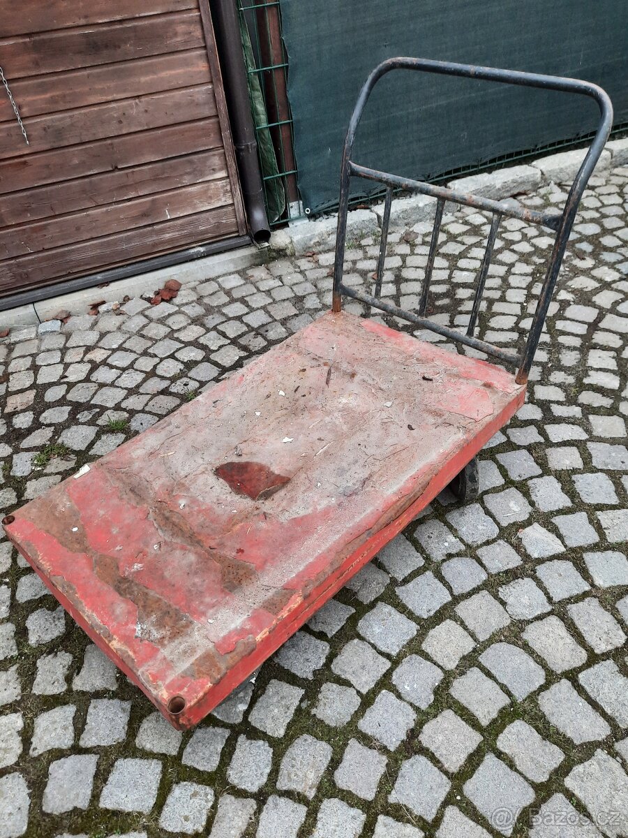 Přepravní skladový plošinový vozík