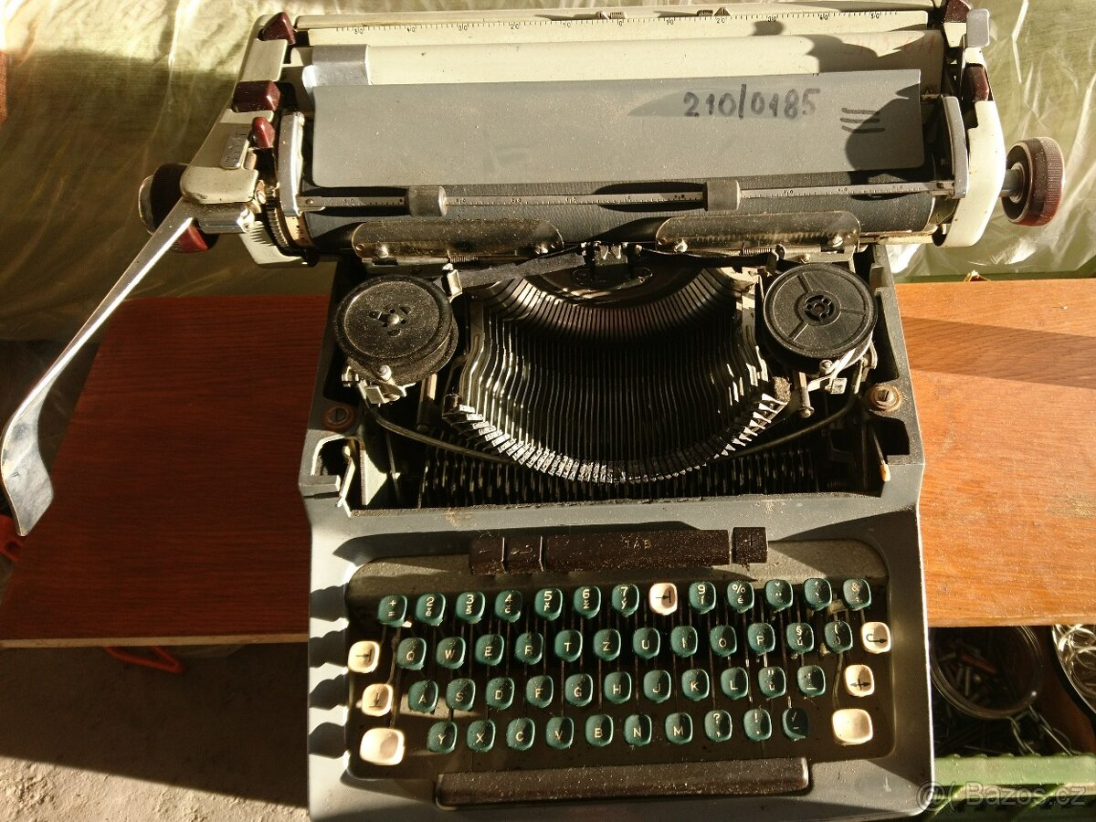 retro psací stroj