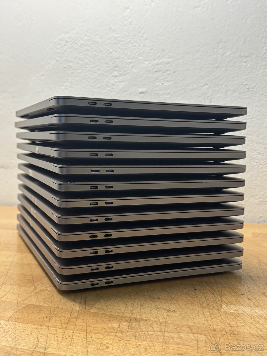 MacBook Pro M1 2020 CTO /16GB RAM/256GB SSD/Záruka